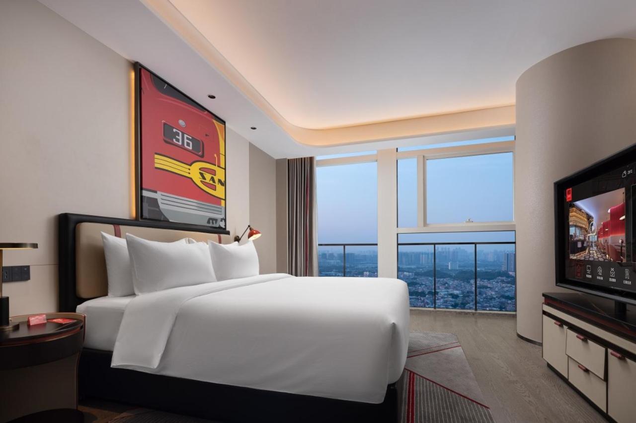 Radisson Red Guangzhou South Railway Station Otel Dış mekan fotoğraf
