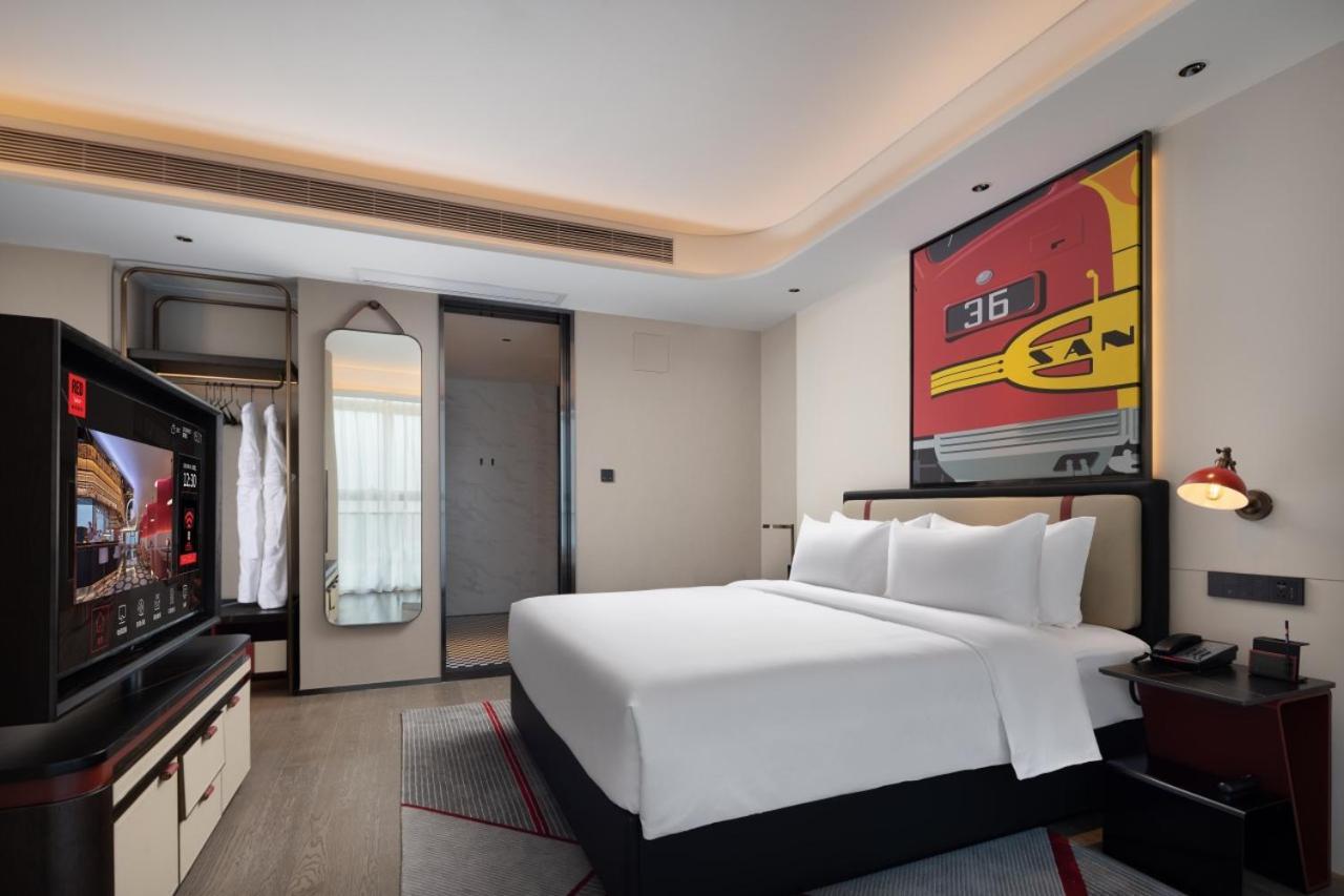 Radisson Red Guangzhou South Railway Station Otel Dış mekan fotoğraf
