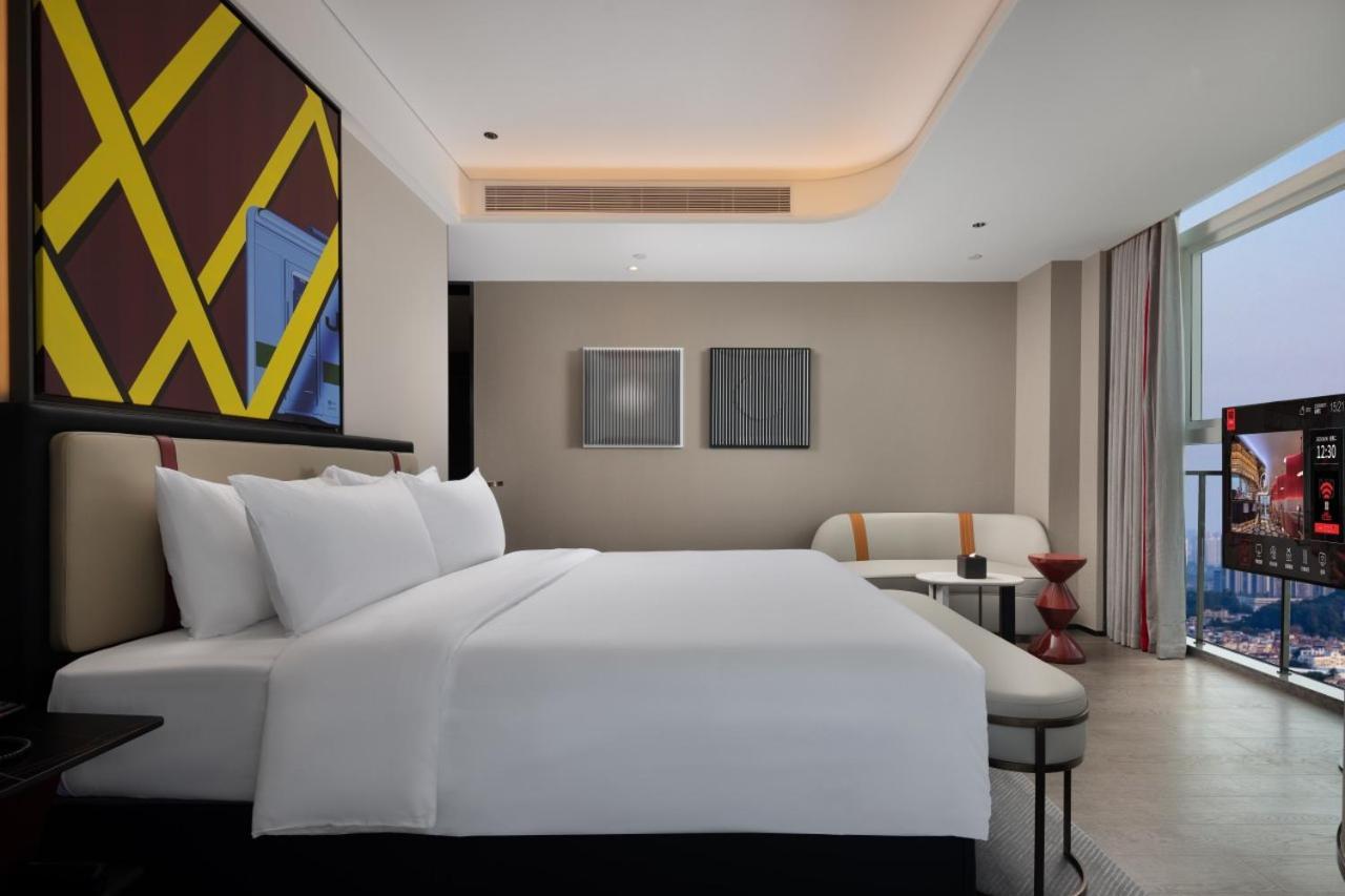 Radisson Red Guangzhou South Railway Station Otel Dış mekan fotoğraf