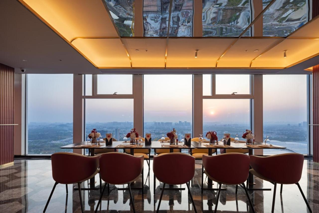 Radisson Red Guangzhou South Railway Station Otel Dış mekan fotoğraf