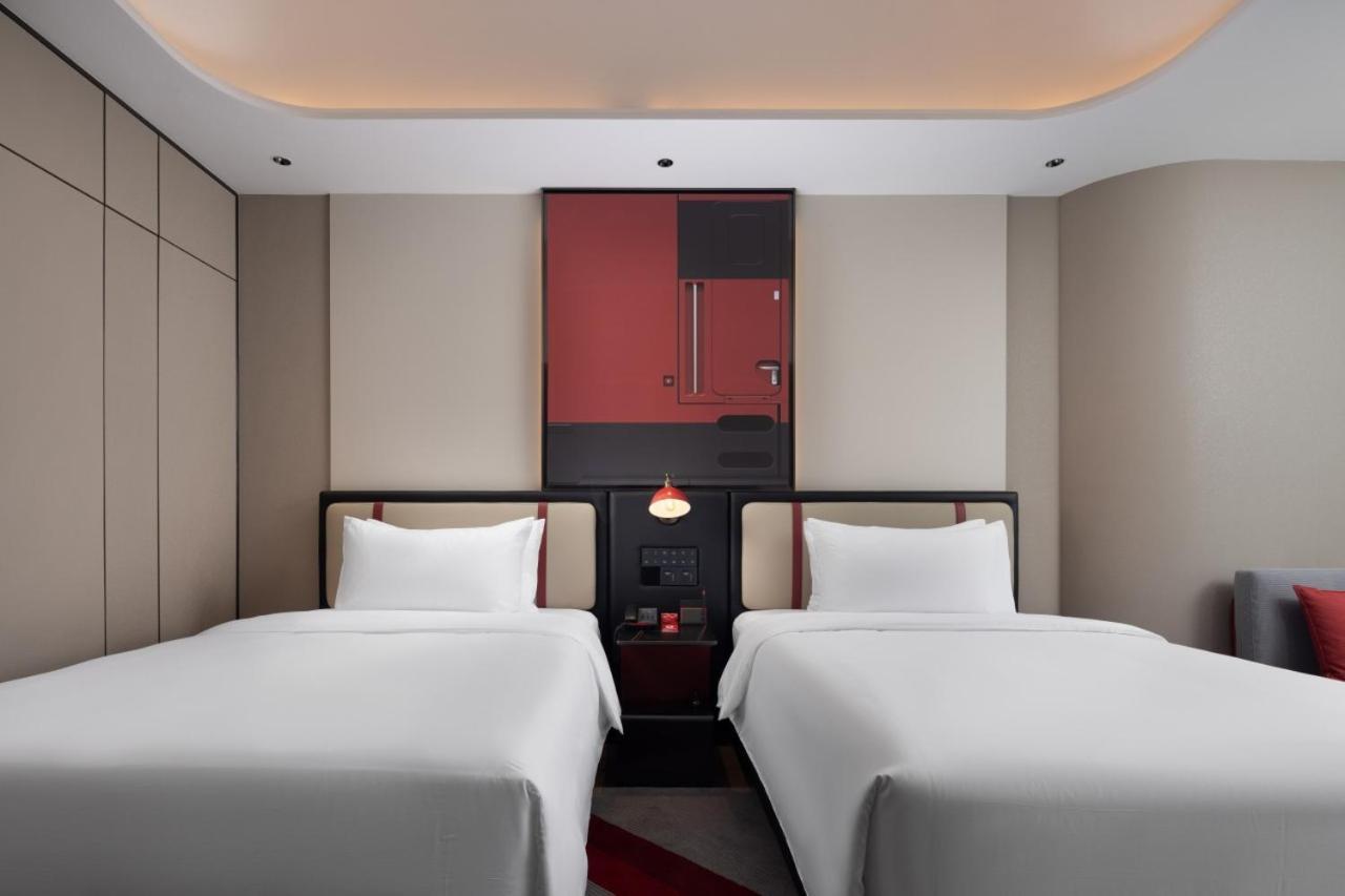 Radisson Red Guangzhou South Railway Station Otel Dış mekan fotoğraf