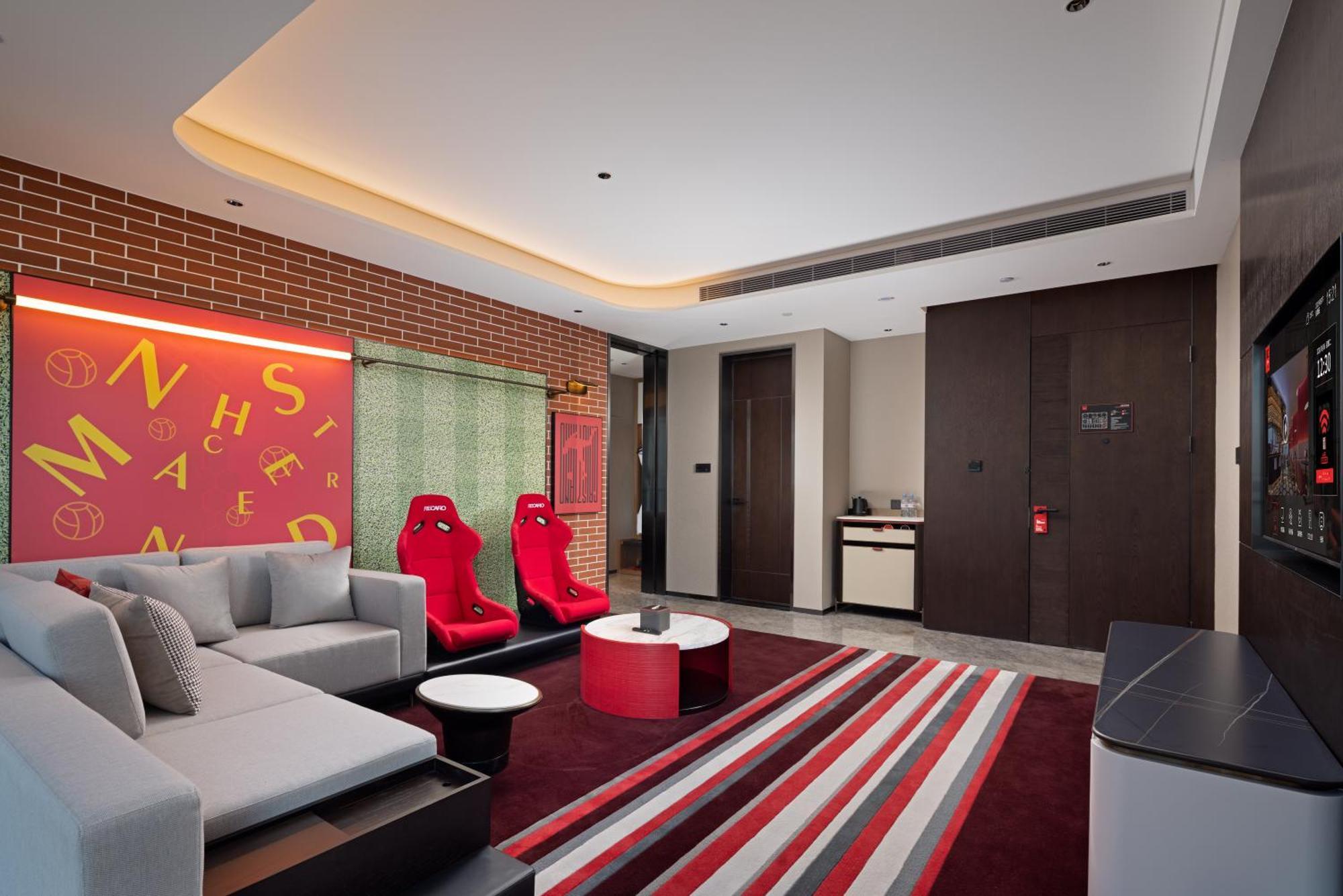Radisson Red Guangzhou South Railway Station Otel Dış mekan fotoğraf
